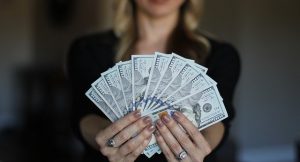 4 idei de a face suficienţi bani încât să poţi demisiona de la locul de muncă